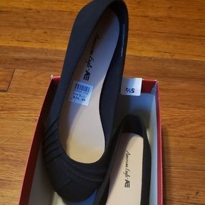 New womans flats OBO